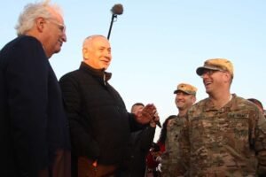 israeli-prime-minister-benjamin-netanyahu-and-david-72bf8e-10243703704385068610800