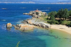 lighthouse-a-illa-de-arousa-tourism-travel-vacation-b6f9d2-10245553792515435675788