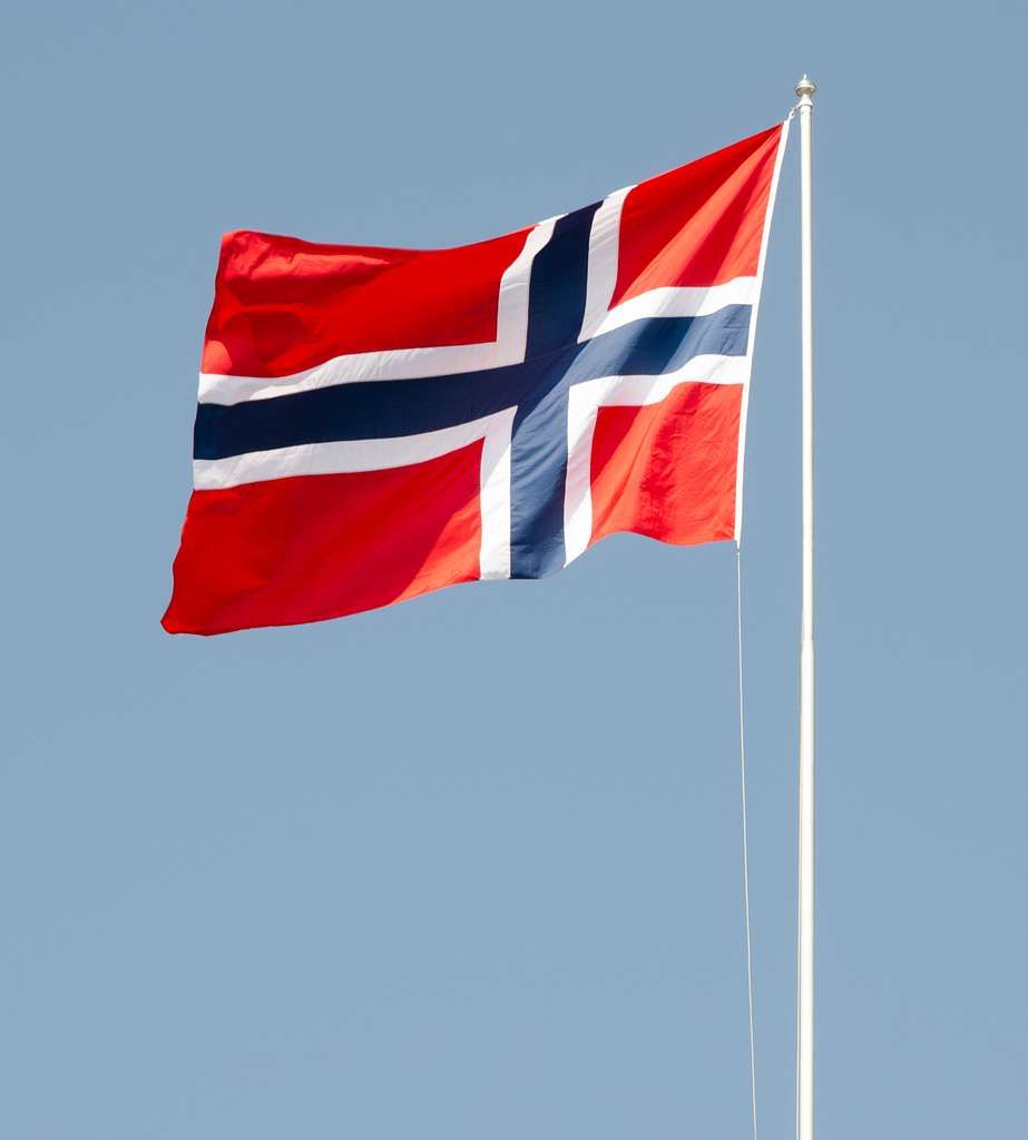 norsk flagg 1 5499c3 10246724075391532996121