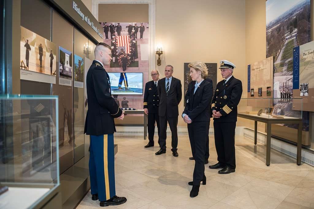 1000409176584799891873220486