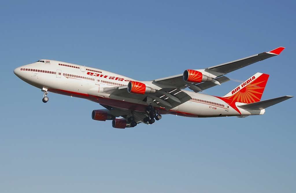 air india b747 400 vt esm lands arp da7fbb 10247706724428630500694