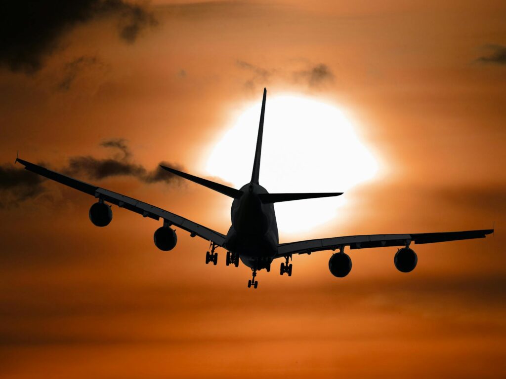 aircraft holiday sun tourism 104826