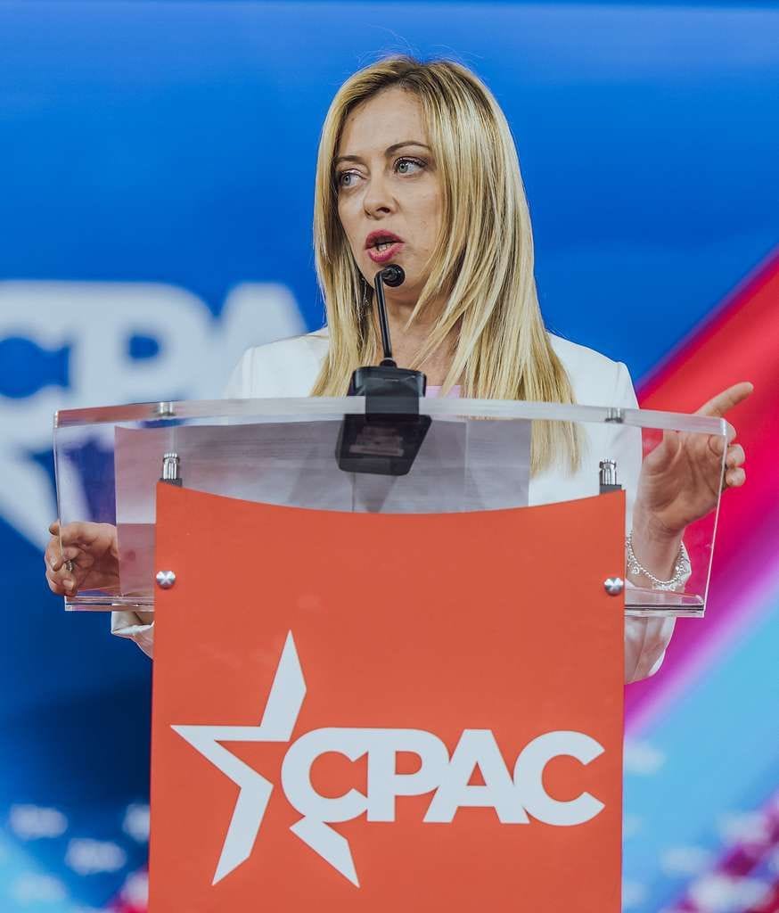 10003526872090105595715883461