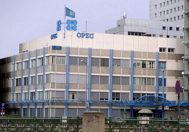 10004181525335827250633210384