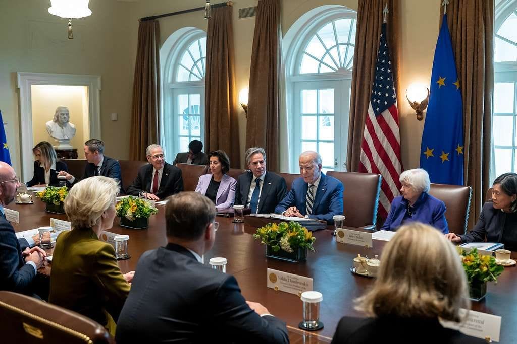 10004309232683483634207246406