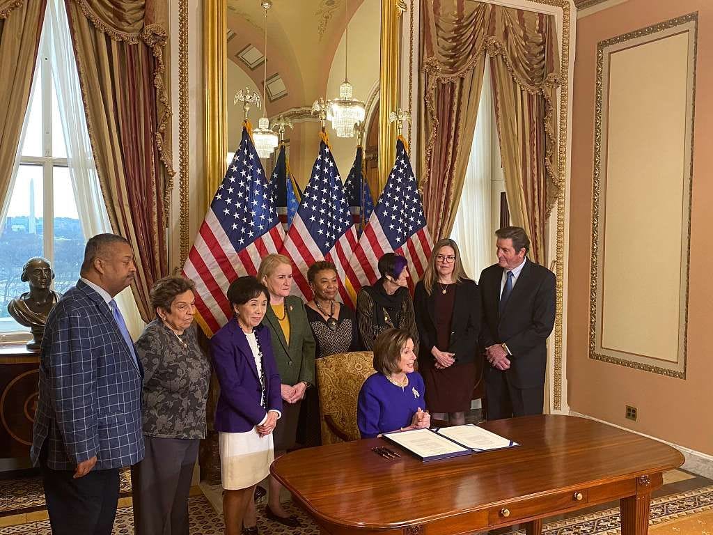 nancy pelosi preparing to sign the care act 7654ca 10241255981439309482284