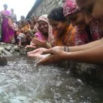 stockcake-community water gathering_1754137564659479978301915907.