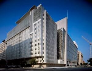 headquarters-building-of-the-international-monetary-fund-washington-dc-10243455525252031388916